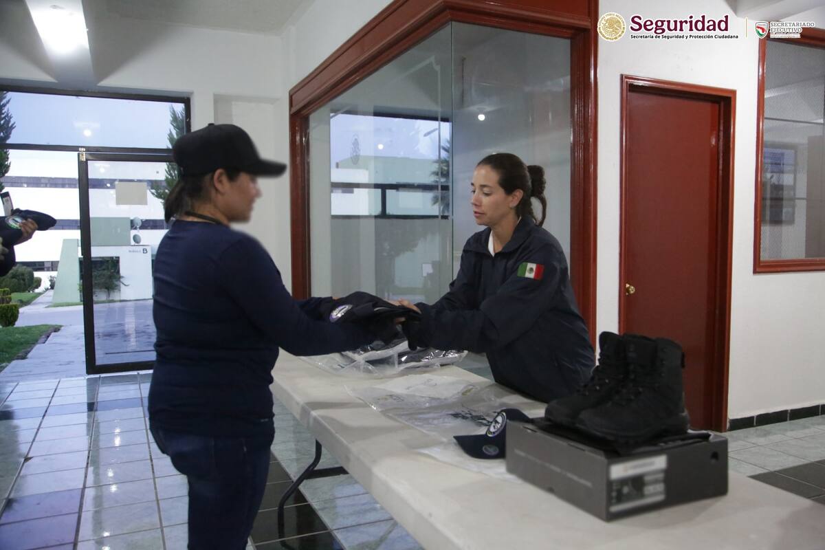 La primera generación está conformada por 200 cadetes y 40 miembros de las fuerzas armadas.