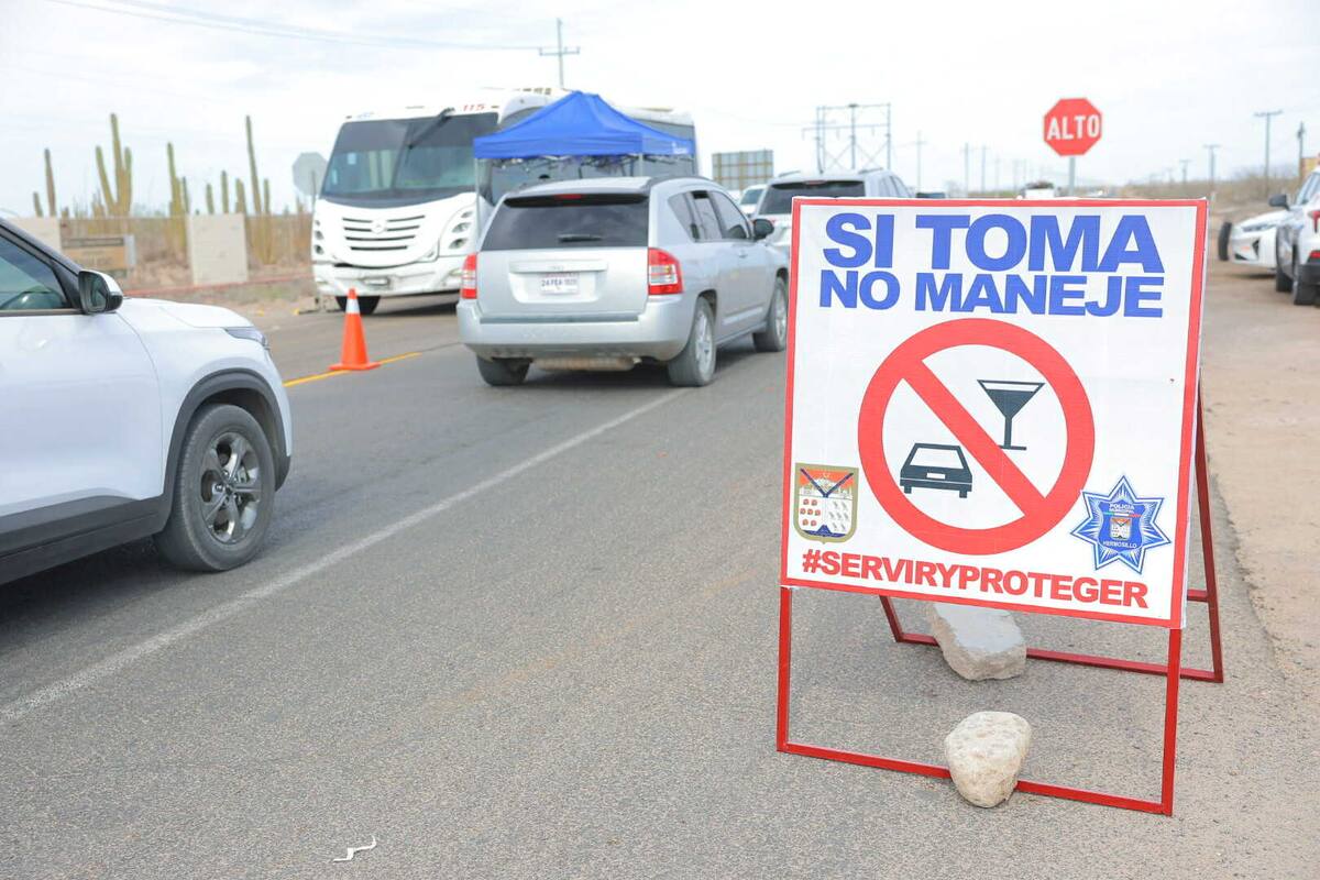 Uno de los operativos de seguridad instalados en la Carretera Hermosillo-Bahía de Kino por el inicio de la semana Santa 2025.