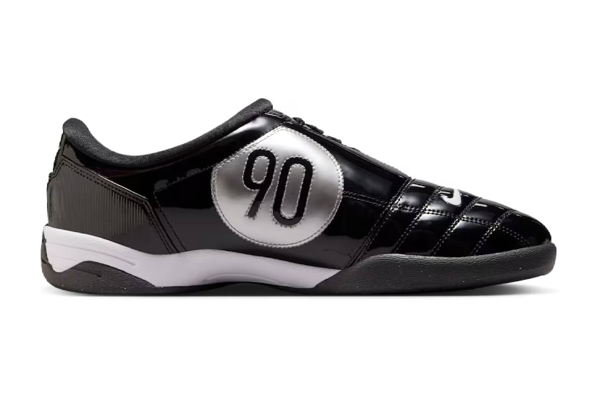 Total 90 Black and White.