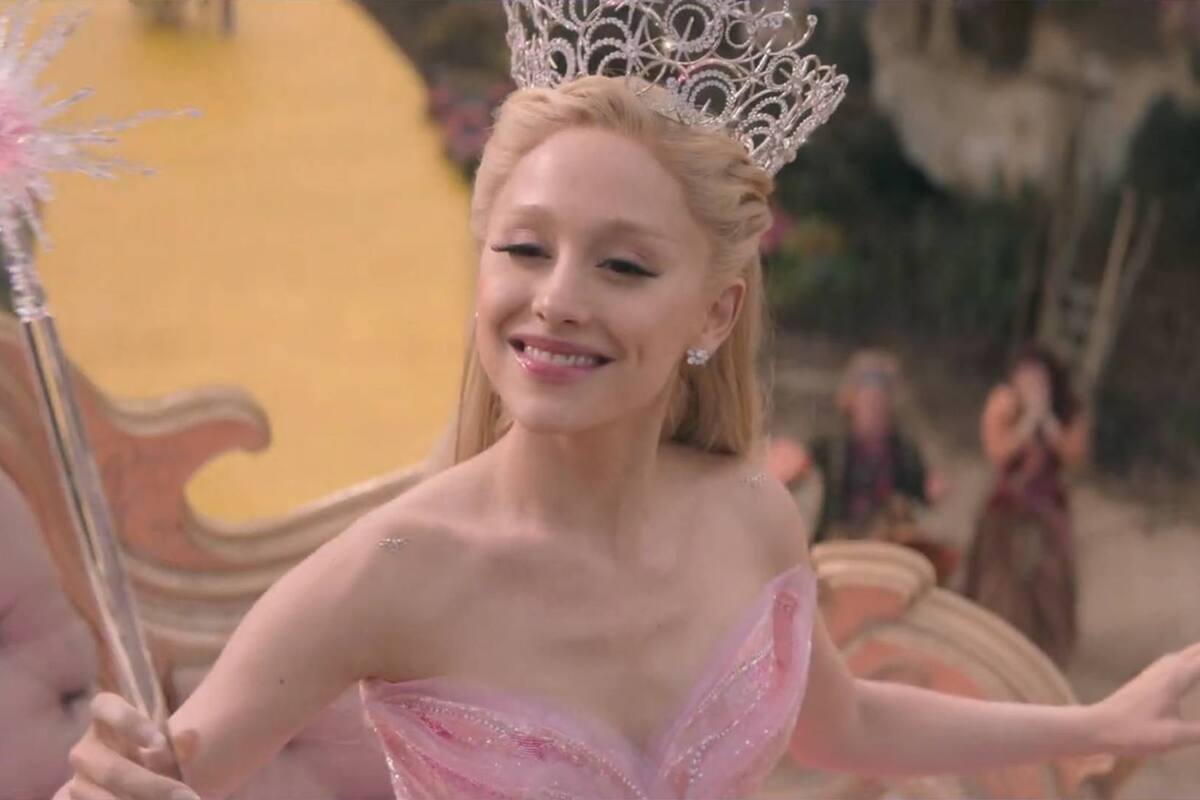 Ariana Grande se defiende de burlas por su voz en 'Wicked'