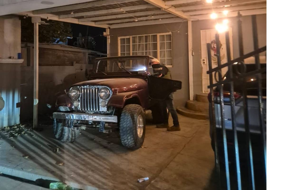 Recuperan Jeep robado hace casi un año durante cateo en el Valle de Mexicali