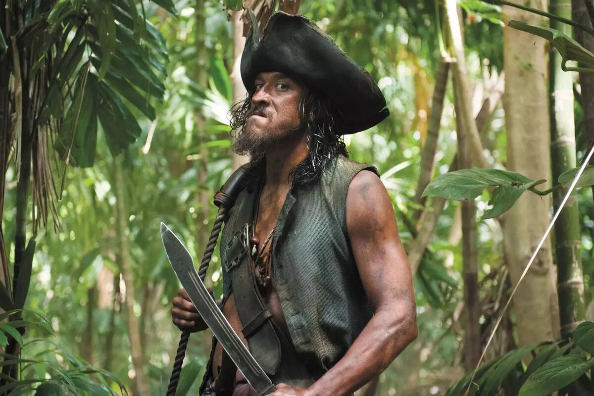 Muere actor de Piratas del Caribe tras ser atacado por un tiburón