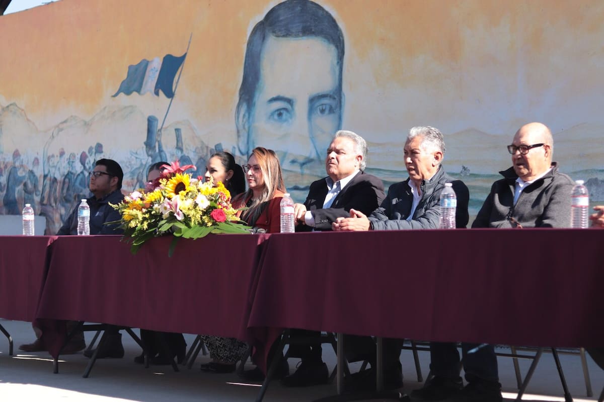 Celebran en Rosarito 104 años de educación escolar