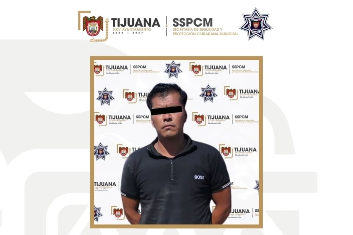 Detienen a chofer de camión escolar tras atropellar a dos personas en mercado sobreruedas