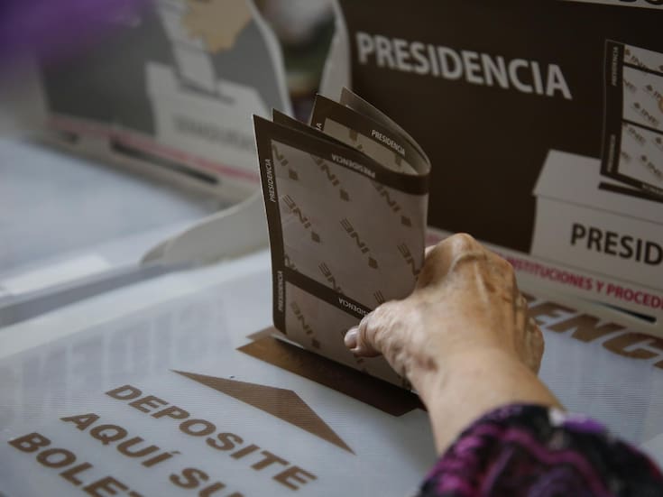 Migrantes mexicanos en el exterior exigieron mayor representación política y voto garantizado durante una audiencia de la Comisión Presidencial para la Reforma Electoral, en la que el Gobierno reconoció las deudas históricas con la comunidad migrante y prometió una reforma inclusiva y participativa