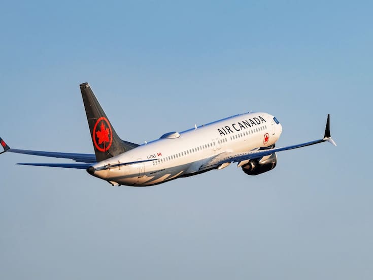 Ante escasez crítica de combustible en Cuba, aerolíneas canadienses reaccionan con cancelaciones y repatriación