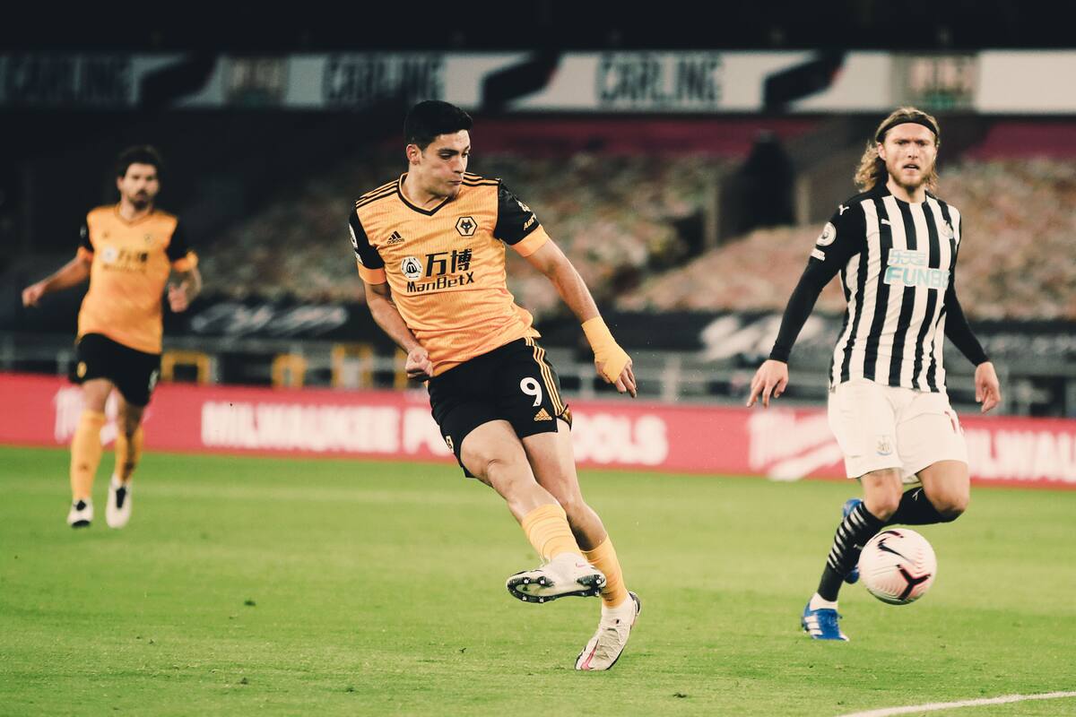 Jiménez anota gol, pero el Wolverhampton es empatado de último minuto