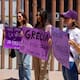 “Somos la voz de Grecia”; familiares y amigas apoyan con manifestación y exigen justicia