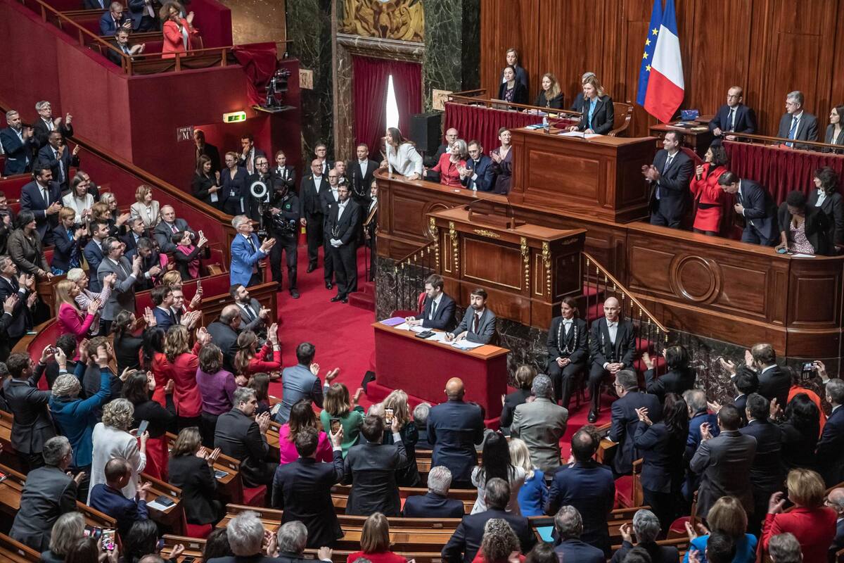 Francia se convierte en el primer país en proteger el derecho al aborto en su constitución