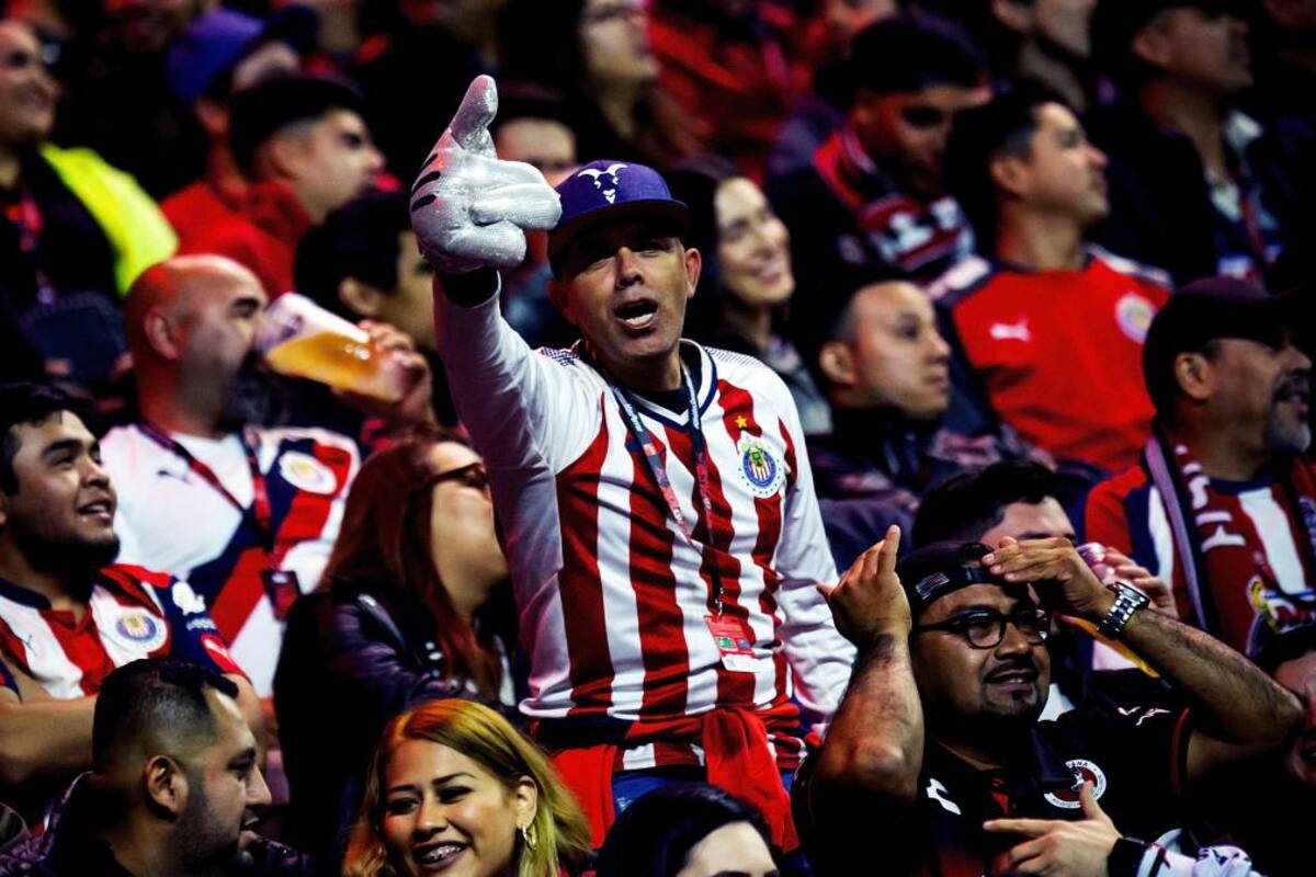 ¡Pelea al final del partido! Aficionados de Chivas y Xolos se confrontan