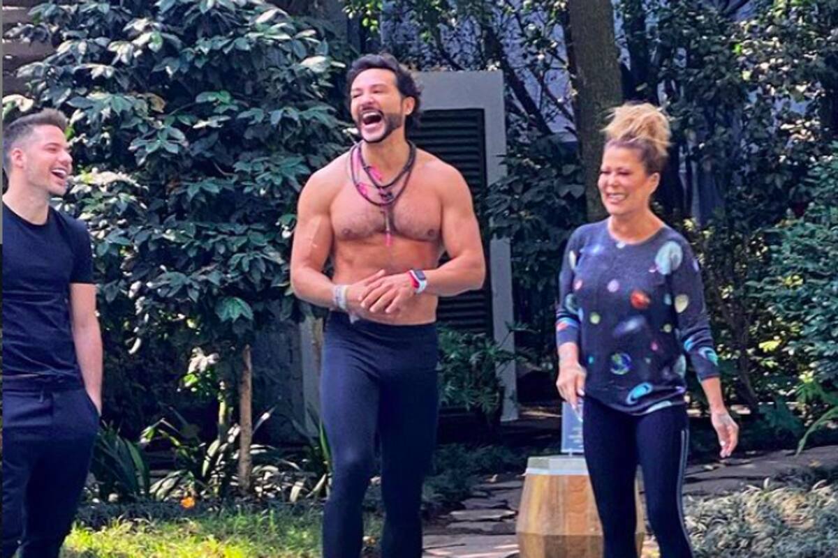 Alejandra Guzmán muestra su talento con posturas de yoga