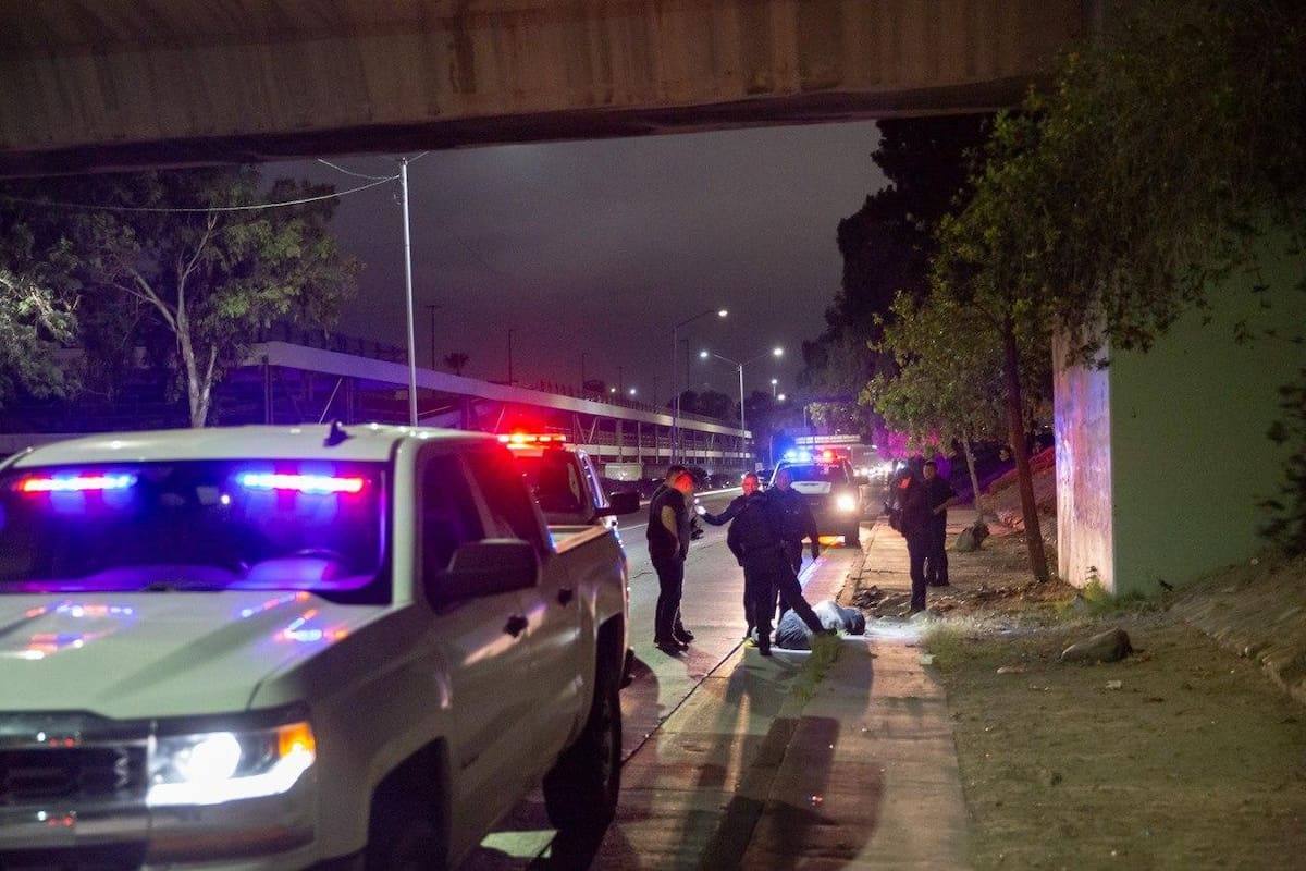La víctima recibió impactos de bala en el rostro y el pecho y fue trasladada en condición grave a un hospital. Foto: Border Zoom