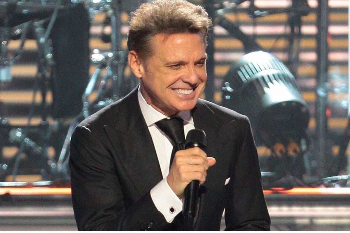 Esta sería la razón por la que Luis Miguel pospuso cinco de sus conciertos en México