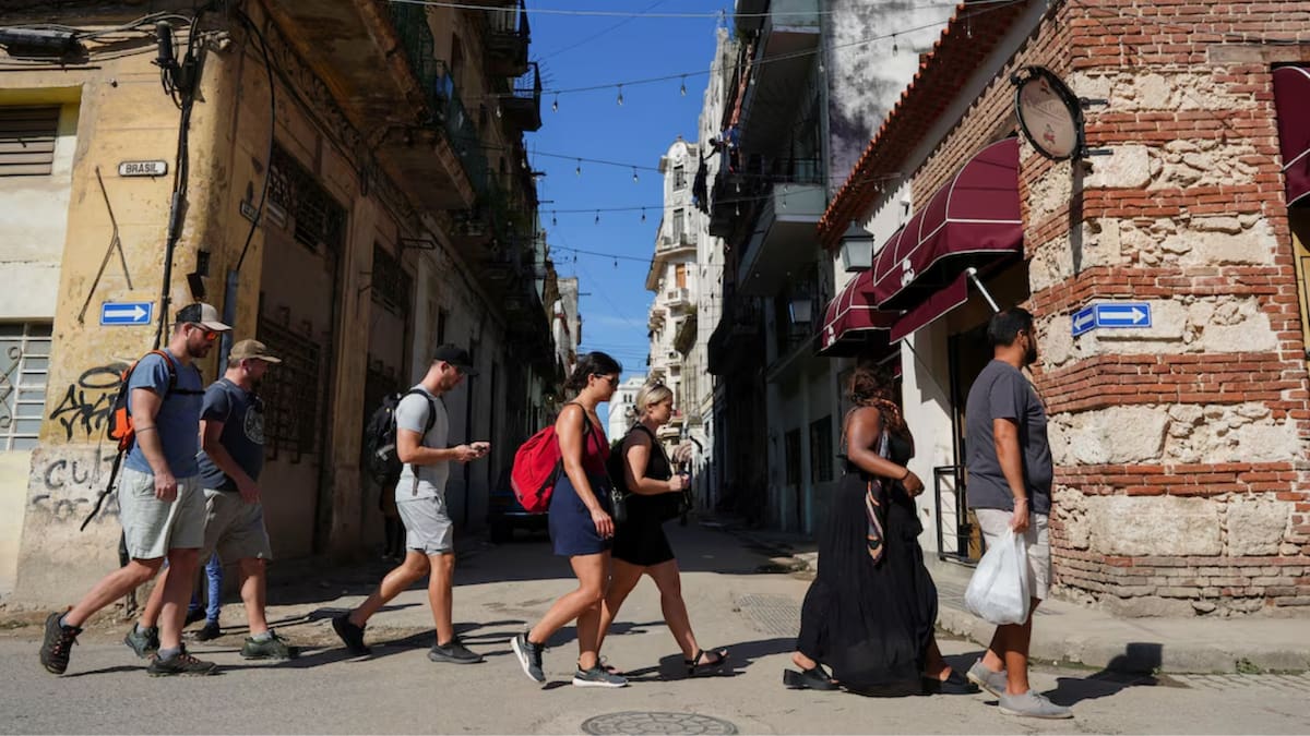 Entre las propuestas presentadas por EE.UU. figuran conectividad gratuita mediante Starlink, apertura a la inversión extranjera y compensación por bienes confiscados tras la revolución cubana. /Reuters
