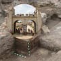 Arqueólogos identifican en Rumanía la entrada principal de un campamento romano construido por la legión XIII Gemina y descubren que sus cimientos quedaron integrados en una puerta medieval, un vínculo que hasta ahora se conocía por relatos históricos