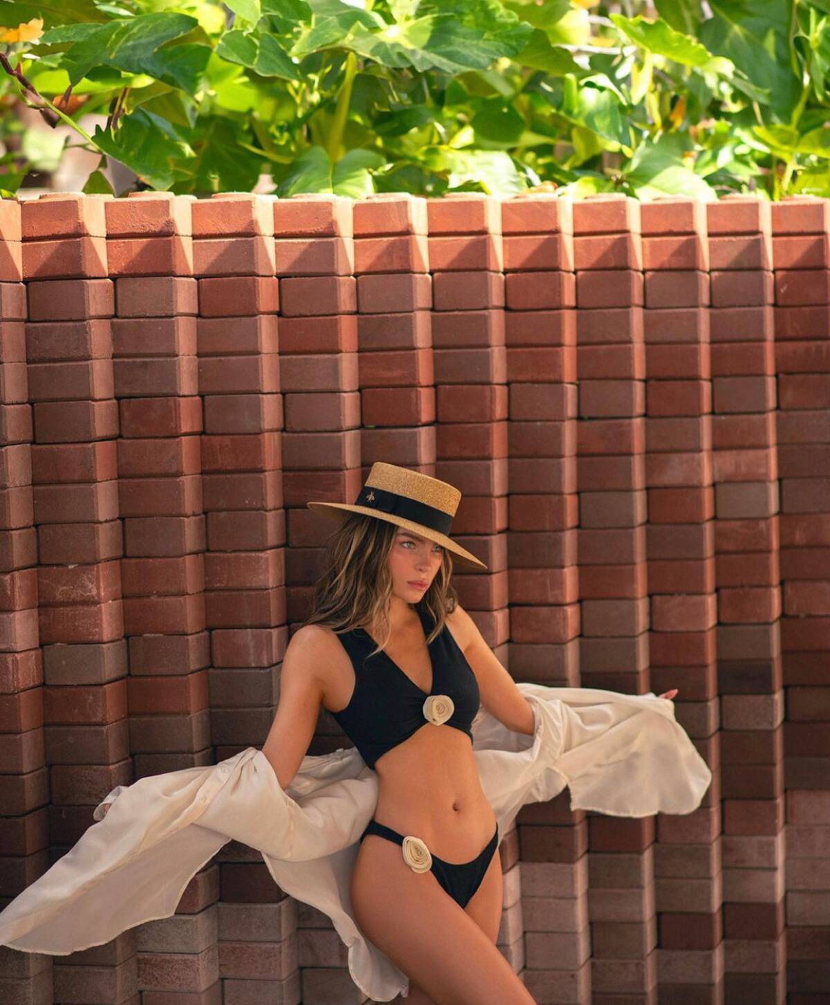 Belinda y sus looks en total black.