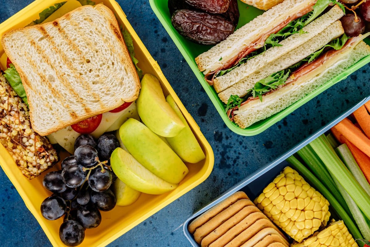 Ideas saludables para un lonche nutritivo en el trabajo o la escuela