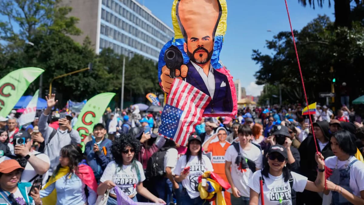 Miles de colombianos marchan contra De la Espriella para defender las reformas laborales, las pensiones y los programas sociales impulsados por Gustavo Petro