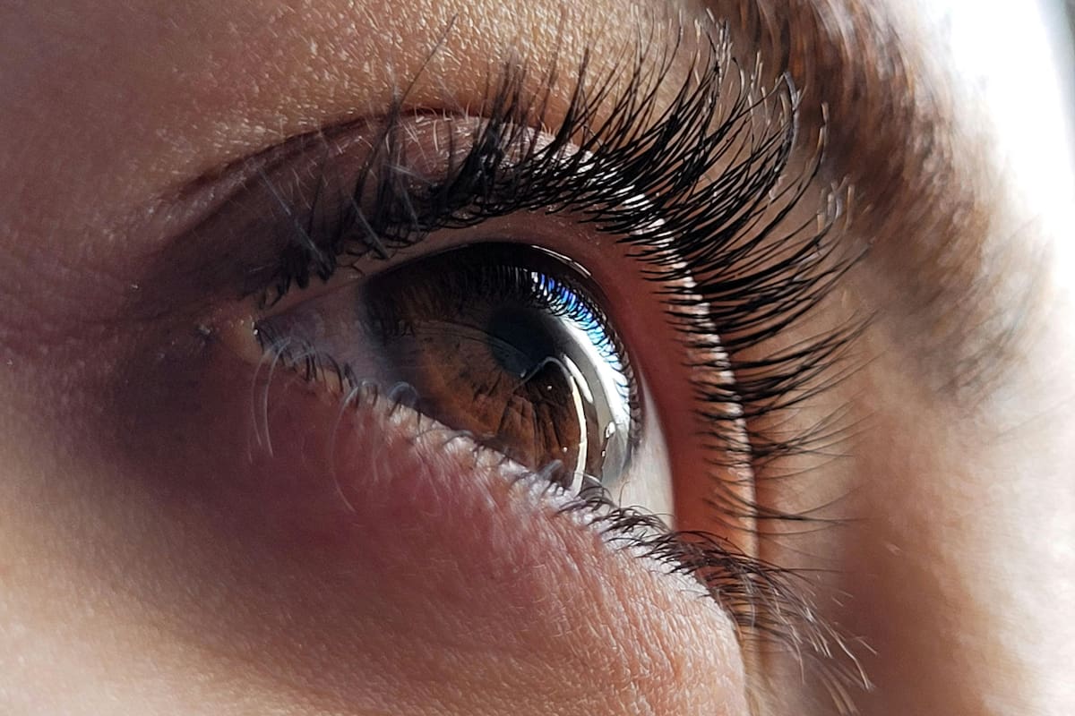 El secreto para unas pestañas más largas con aceite de ricino