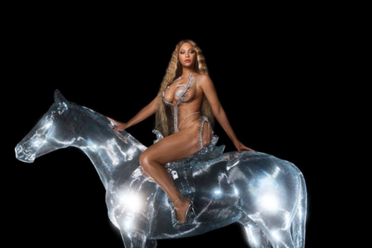 Beyoncé se monta en la portada de su nuevo disco
