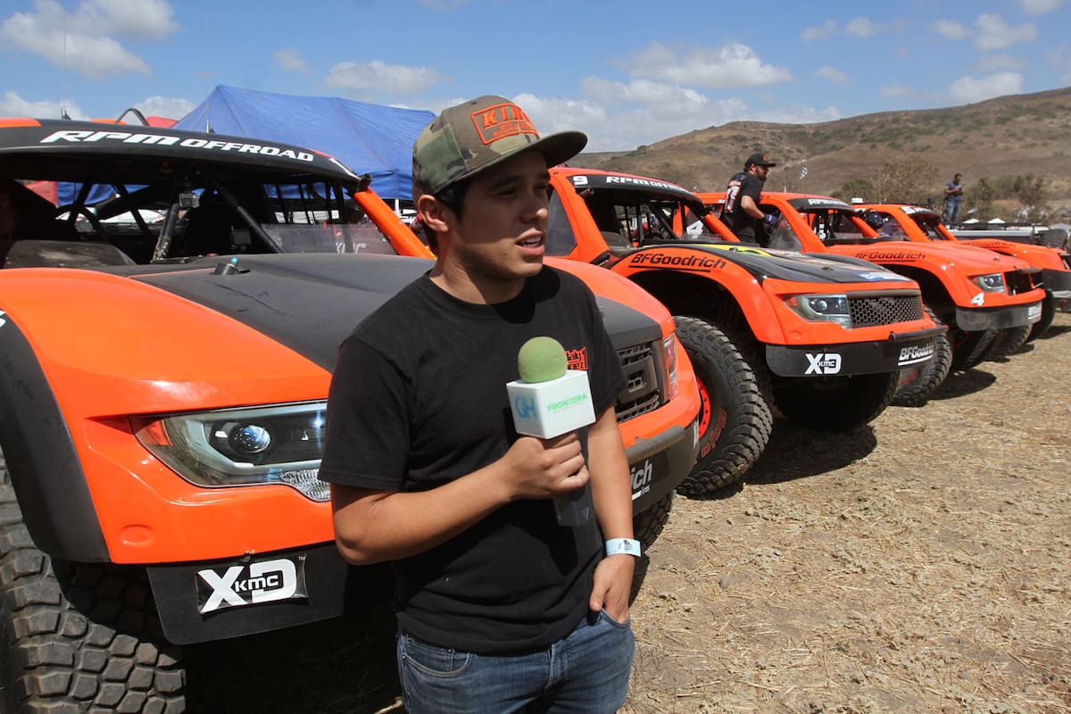 Piloto Carlos 'Apdaly' López solicita donadores de sangre para su tío internado en el IMSS