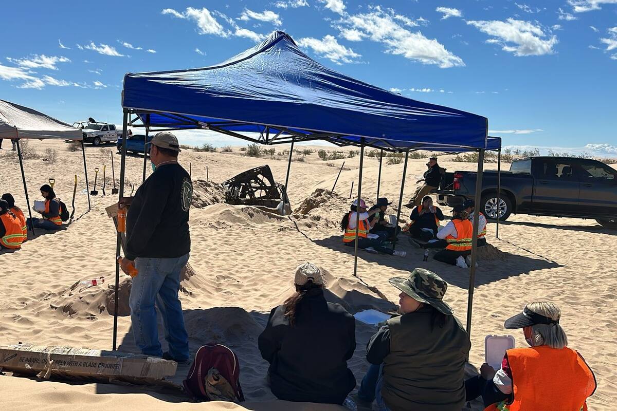 Confirman hallazgo de restos óseos en camioneta enterrada