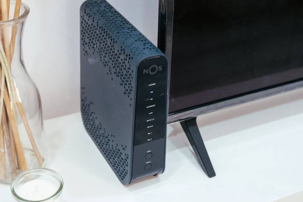 ¿Por qué NO debes poner el módem del internet cerca de la TV?