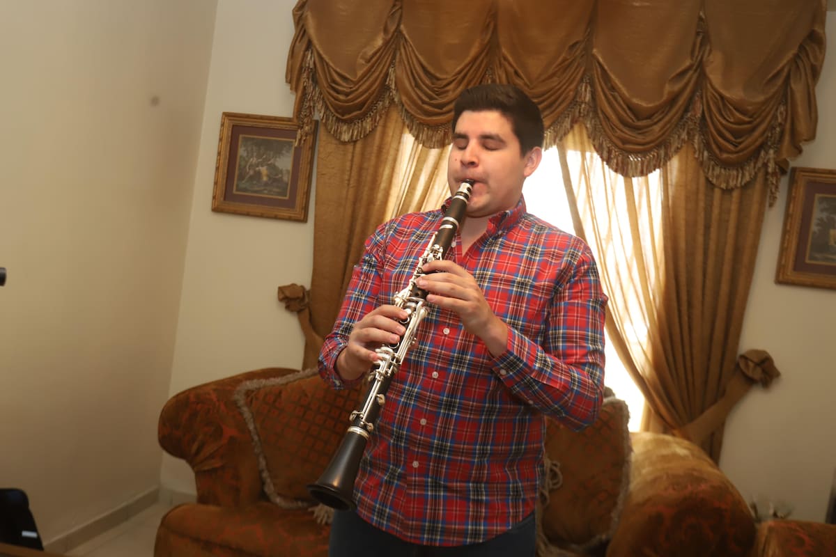 Héctor Manuel ama la música