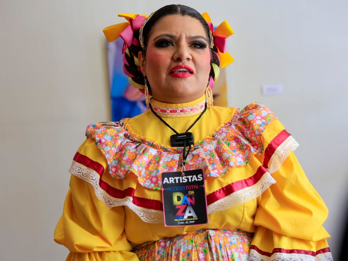 , Melissa Serrano, integrante de Carmelitas de la escuela Splendor Folclor, la danza también representa una herramienta emocional y personal.
Serrano explicó que su primer acercamiento a la danza fue como una forma de desahogo y salud mental l Foto: Juan J. Morales