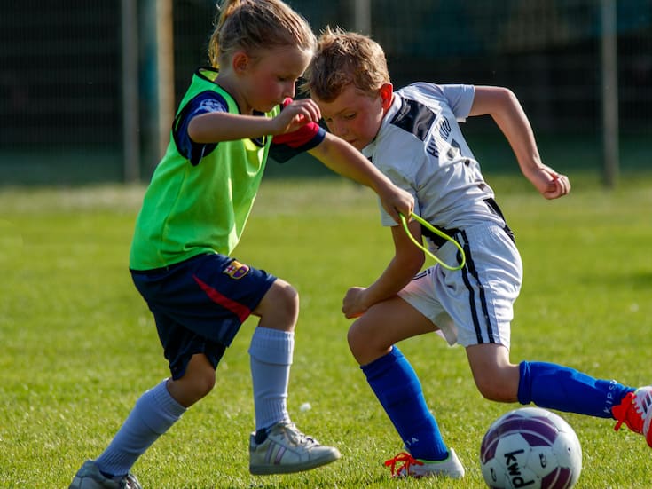 Cómo el deporte en la infancia reduce el riesgo de conducta desafiante en la preadolescencia