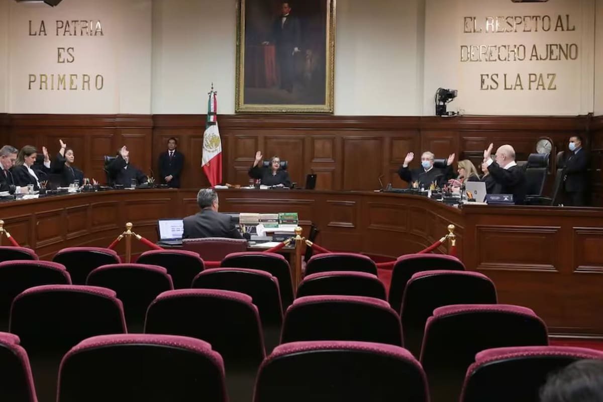 Colectivos de búsqueda bloquean la SCJN en rechazo a jueces por elección popular