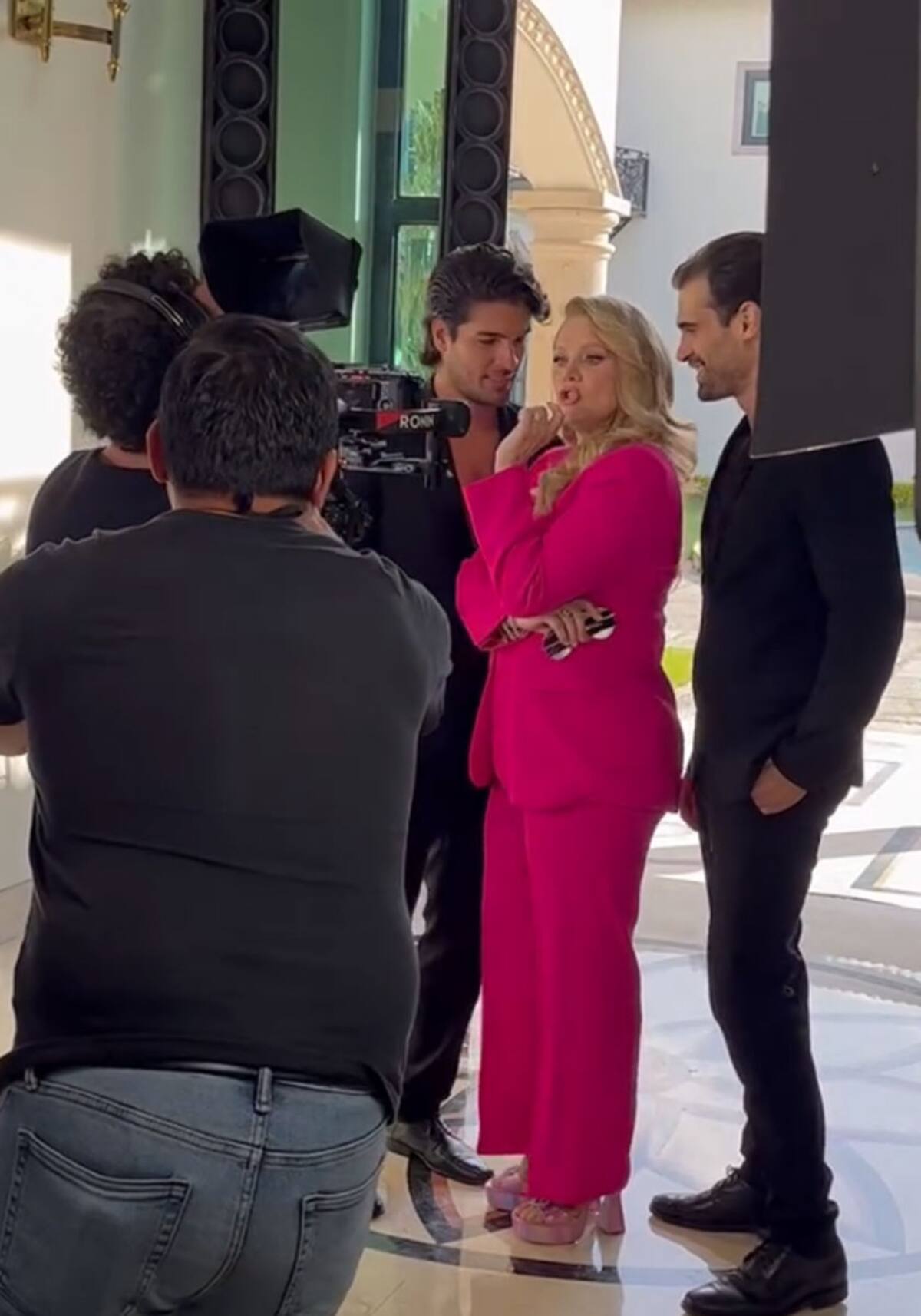 Erika Buenfila regresa a la música con la canción "Colágeno".