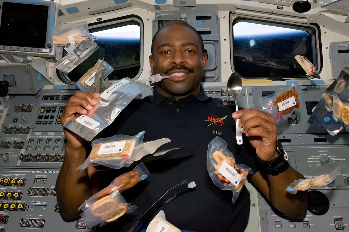 ¿Qué comen los astronautas? Los sorprendentes alimentos del espacio