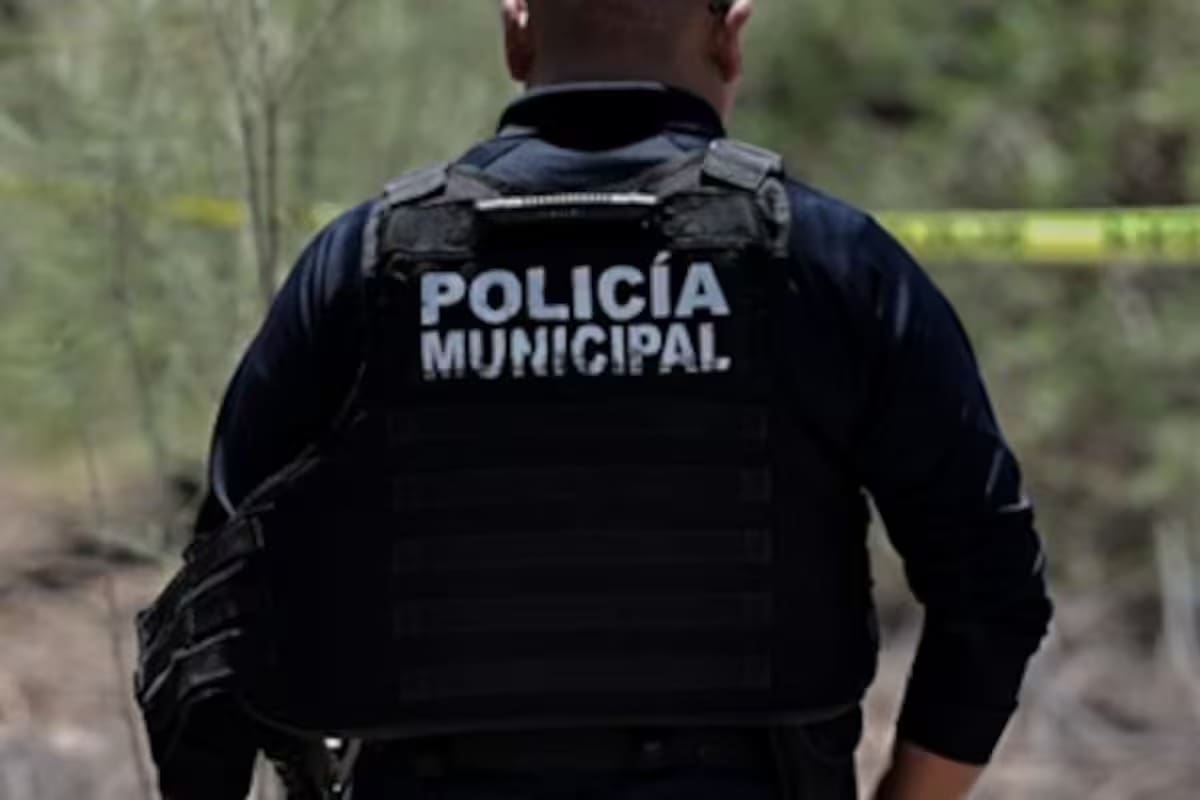 Continúa investigación a policías de Tijuana por presunto traslado de paquetes en patrulla oficial