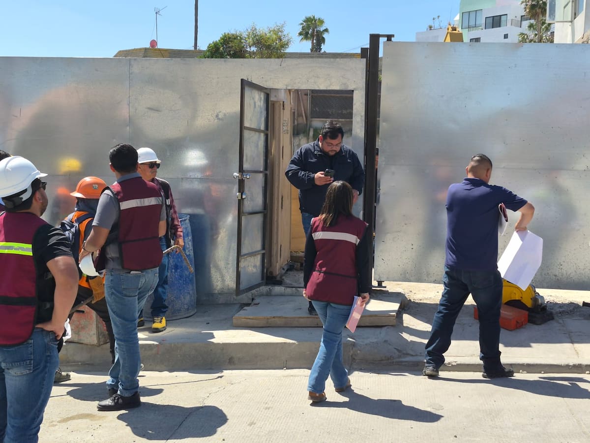 Por tercera ocasión clausuran obra en Cacho Sur; vecinos reportan hundimientos y ruptura de drenaje. Foto: Sergio Ortiz