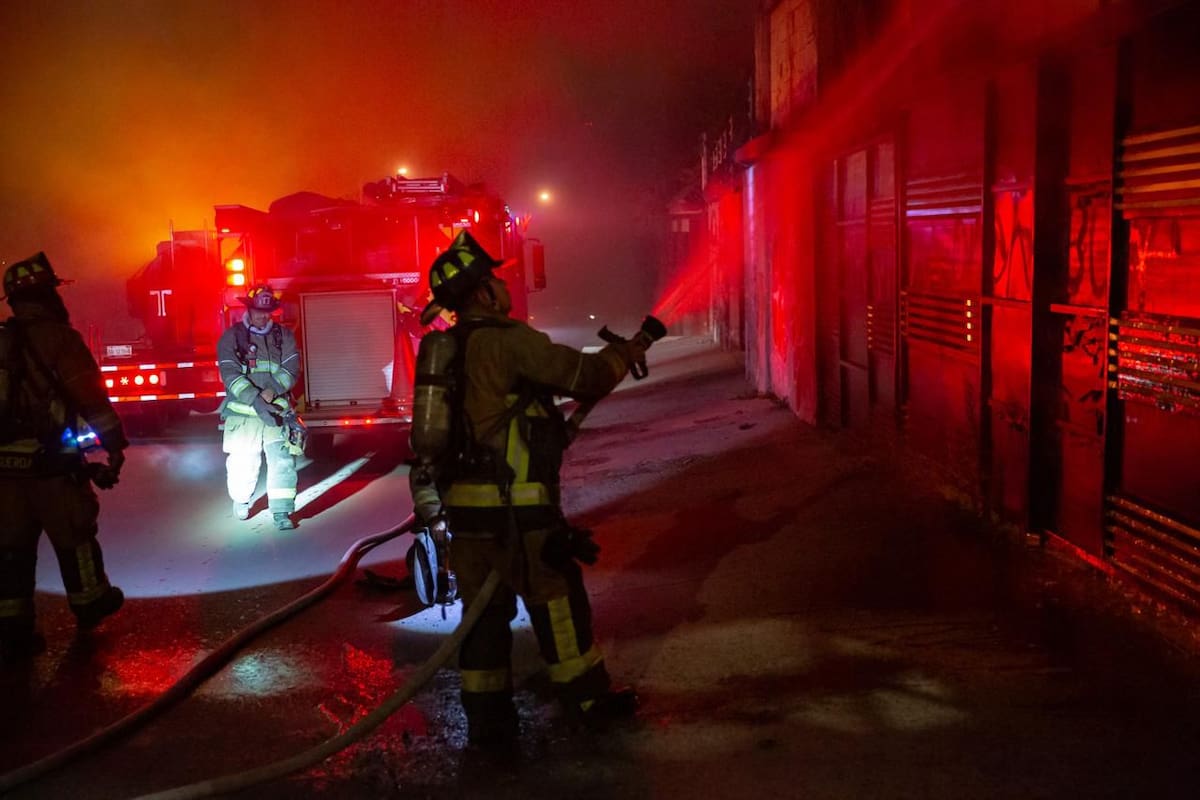 Registran incendios en viviendas y vehículos en Tijuana