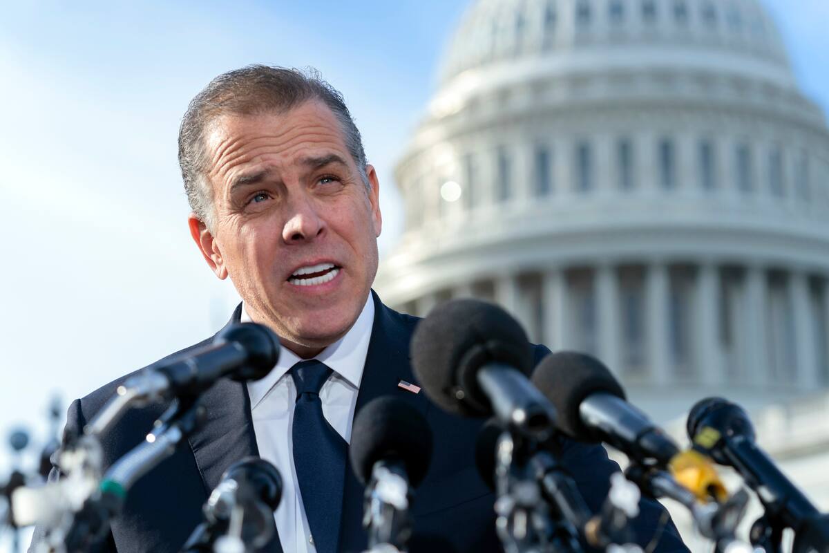 Hunter Biden, hijo del presidente de Estados Unidos Joe Biden, habla con la prensa en el Capitolio, el 13 de diciembre de 2023, en Washington. (AP Foto/Jose Luis Magana, Archivo)