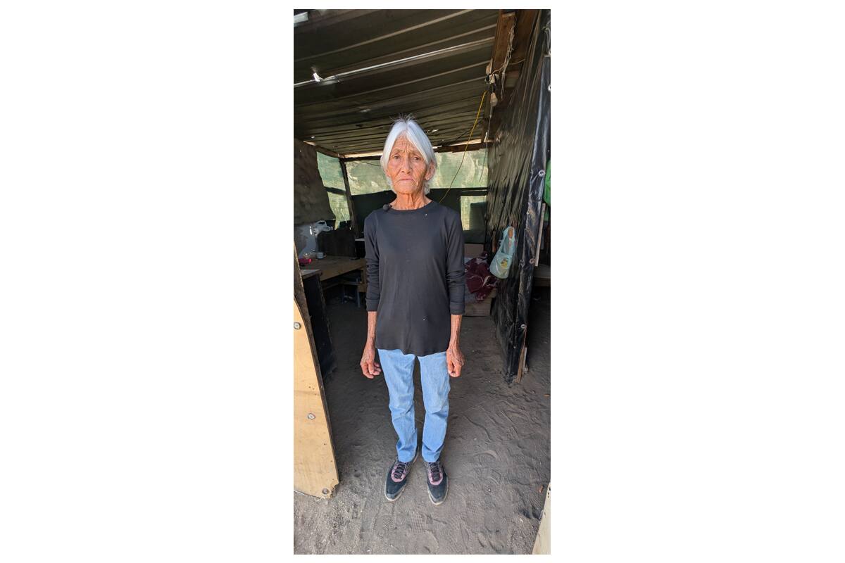 Cobertón Navideño 2024: En casa de Carmen sólo tienen cobijas “de las delgaditas”