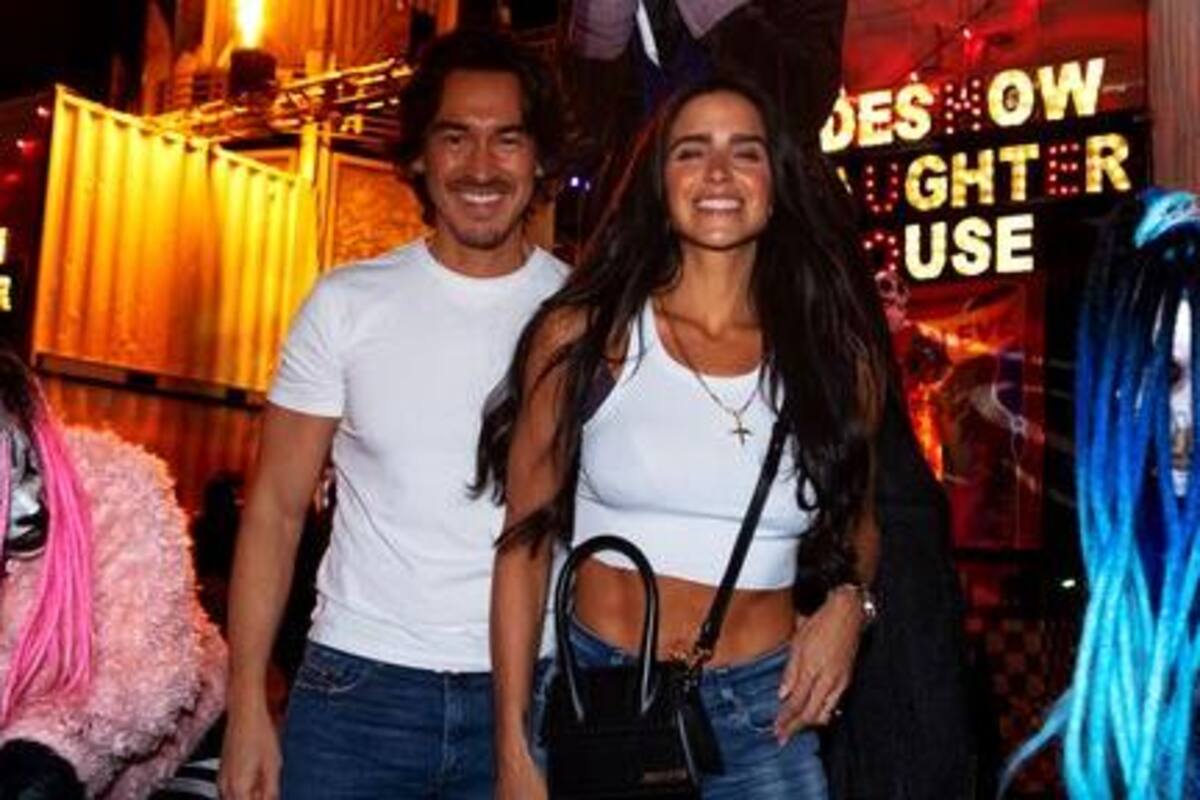 Bárbara de Regil visita Universal Studios