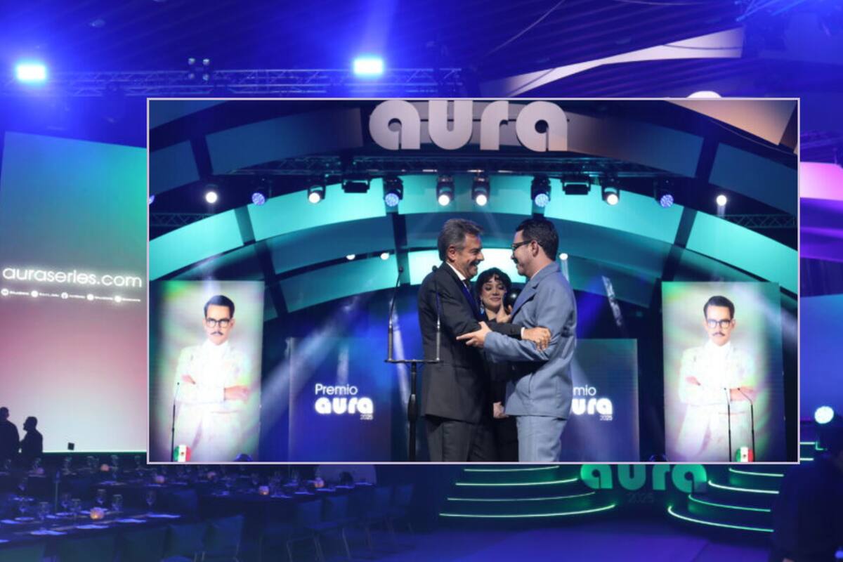 Manolo Caro recibe el Premio del Año en los Premios Aura 2025