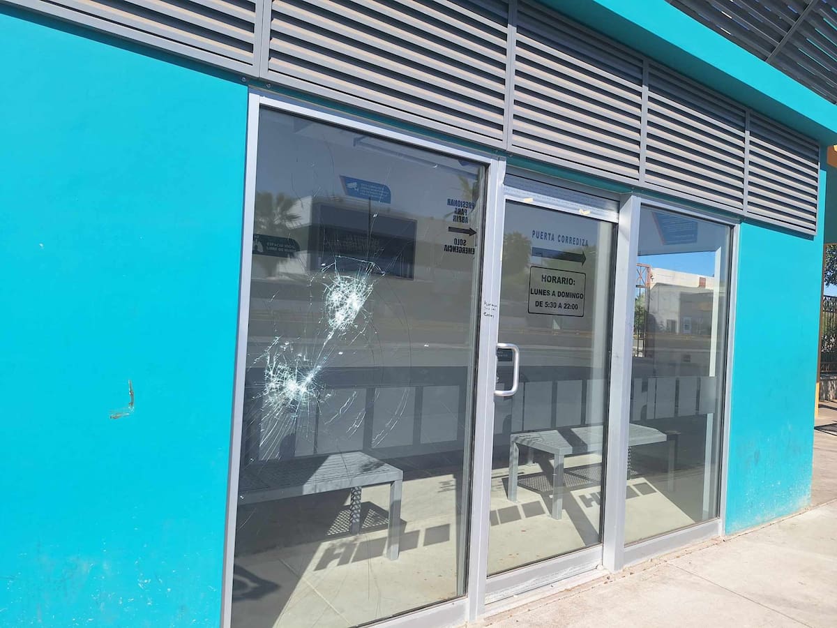 Vandalizan paradas de autobús en Hermosillo. | Especial GH