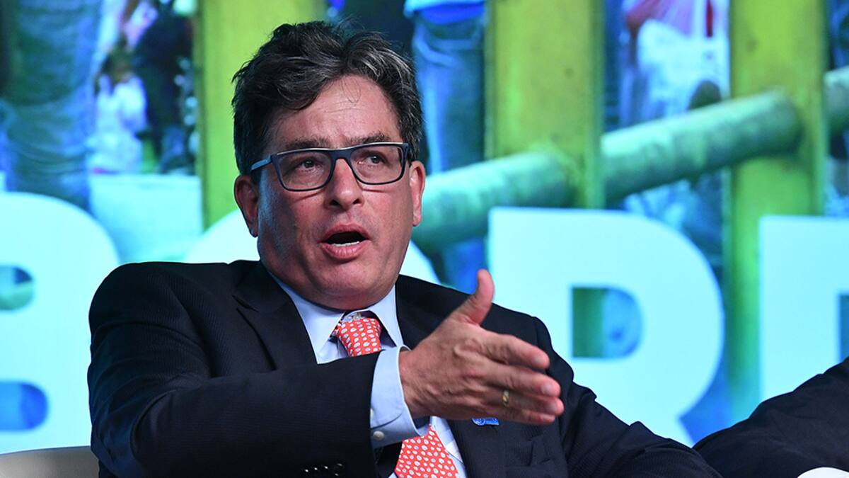 Colombia's Finance Minister Alberto Carrasquilla (L) and Ecuador's Minister of Economy and Finance Richard Martinez (R) participate in a discussion on Venezuela at World Bank Headquarters in Washington, DC on April 12, 2019. (Photo by MANDEL NGAN / AFP) (Photo credit should read MANDEL NGAN/AFP via Getty Images)