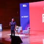 Comenzó con una licuadora en casa y llevó “Salsa La Perrona” a mercados internacionales; Luis Naranjo compartió su experiencia en Foro Eleva 2026