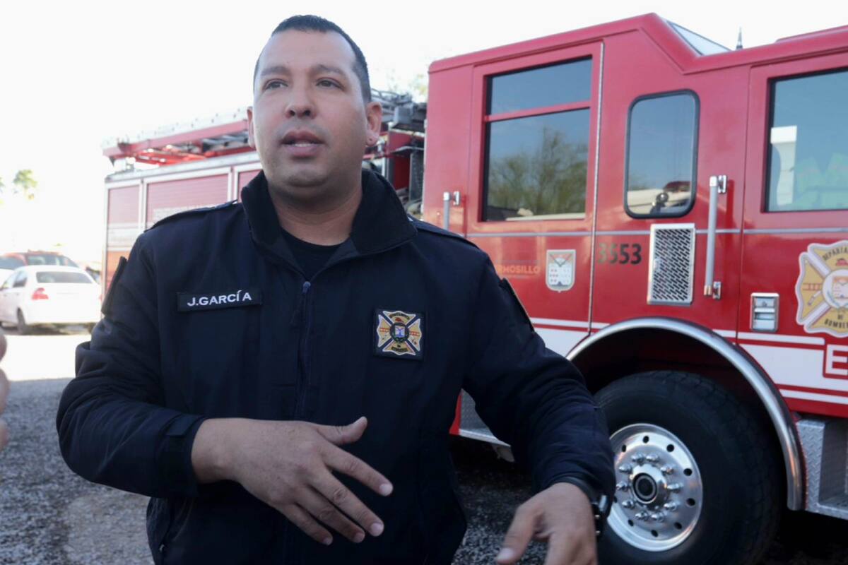 Bomberos de Hermosillo salvan a trabajador de gasolinera: Tras 20 minutos de maniobras de reanimación lograron llegar al hospital