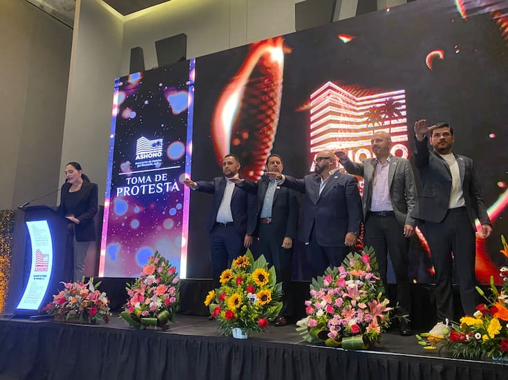 Antonio Rico Casillas toma protesta de la Ashono