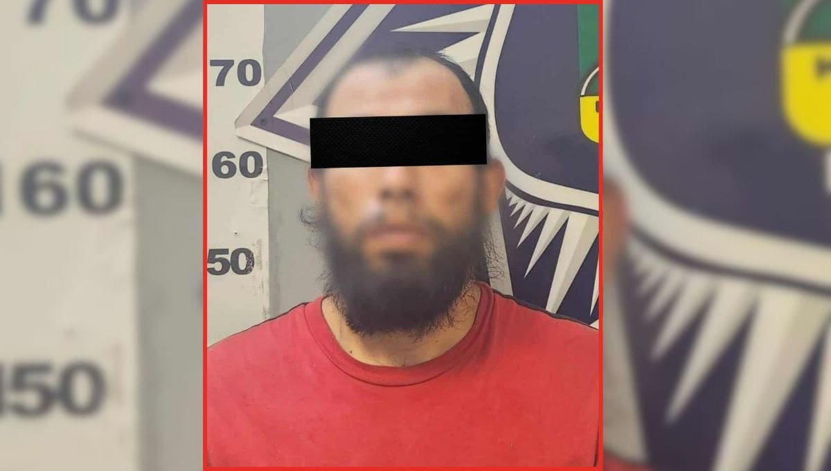 El arresto ocurrió el 14 de julio en la calle Juárez, donde agentes lo detuvieron por el olor a marihuana y luego descubrieron la droga.