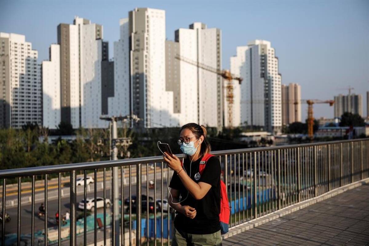 PIB de China crece 3.2% y supera los pronósticos de los analistas