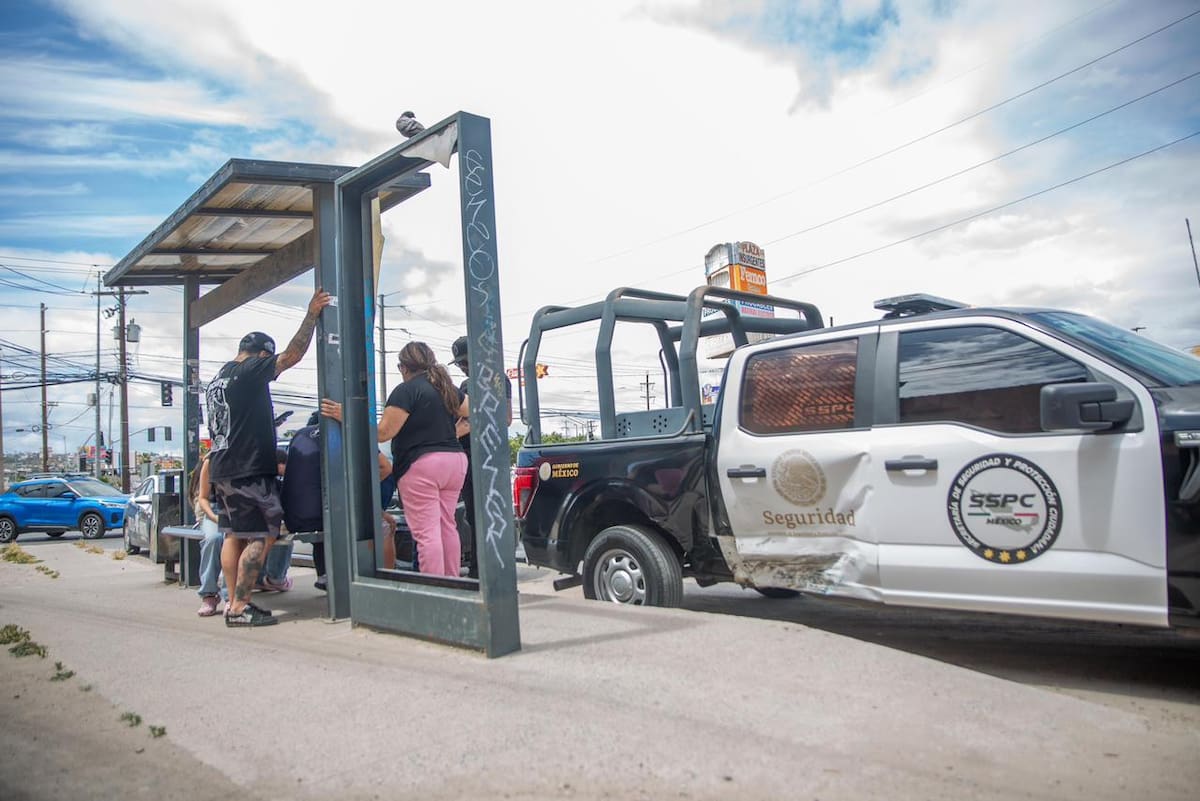 El accidente ocurrió en el bulevar Clouthier; no se reportaron personas con lesiones de gravedad. Foto: Border Zoom