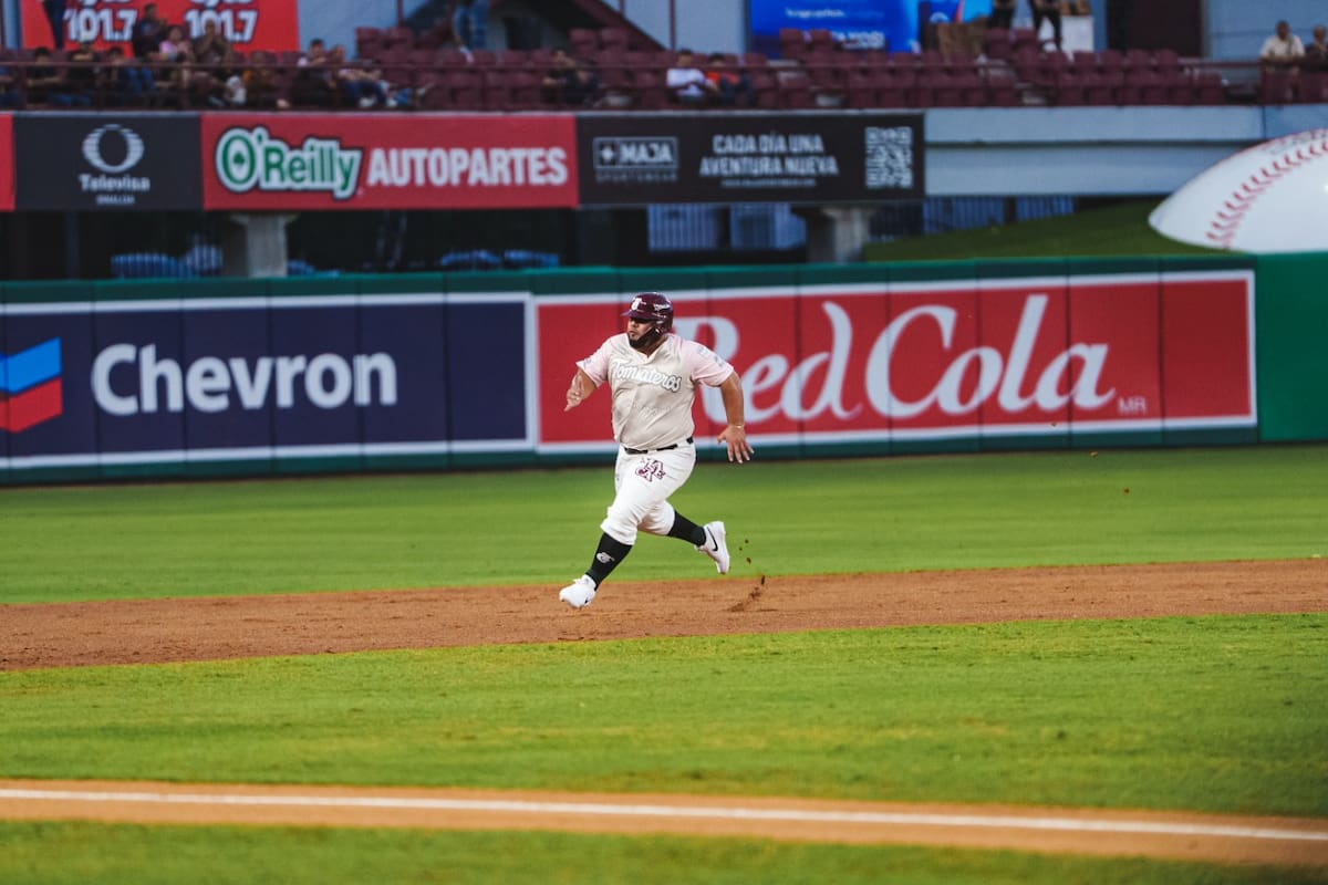 Águilas de Mexicali cae ante Tomateros y pierde su primera serie del rol regular