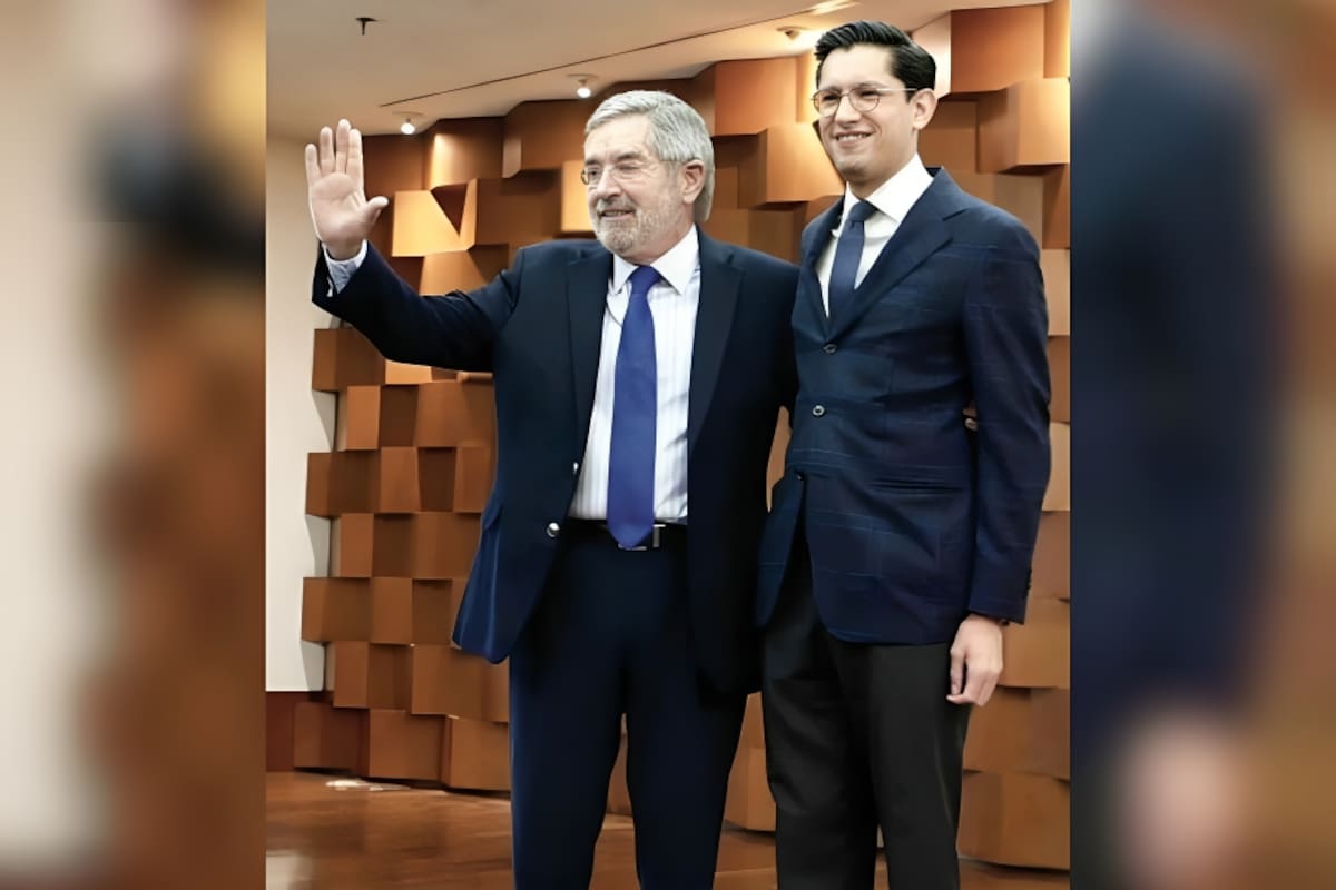 Se va De La Fuente; Roberto Velasco es ahora el nuevo Secretario de Relaciones Exteriores